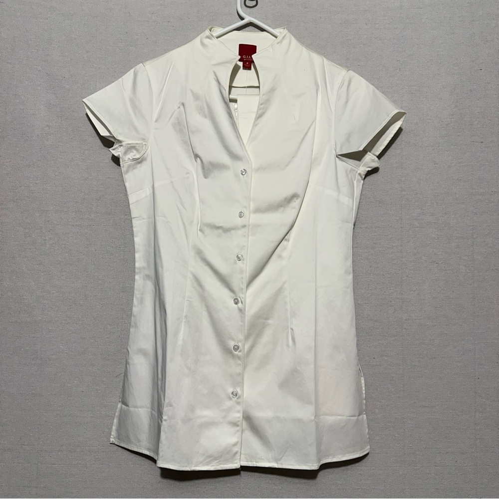 G.I.L.I. White Button-Down Women's Shirt - size 4